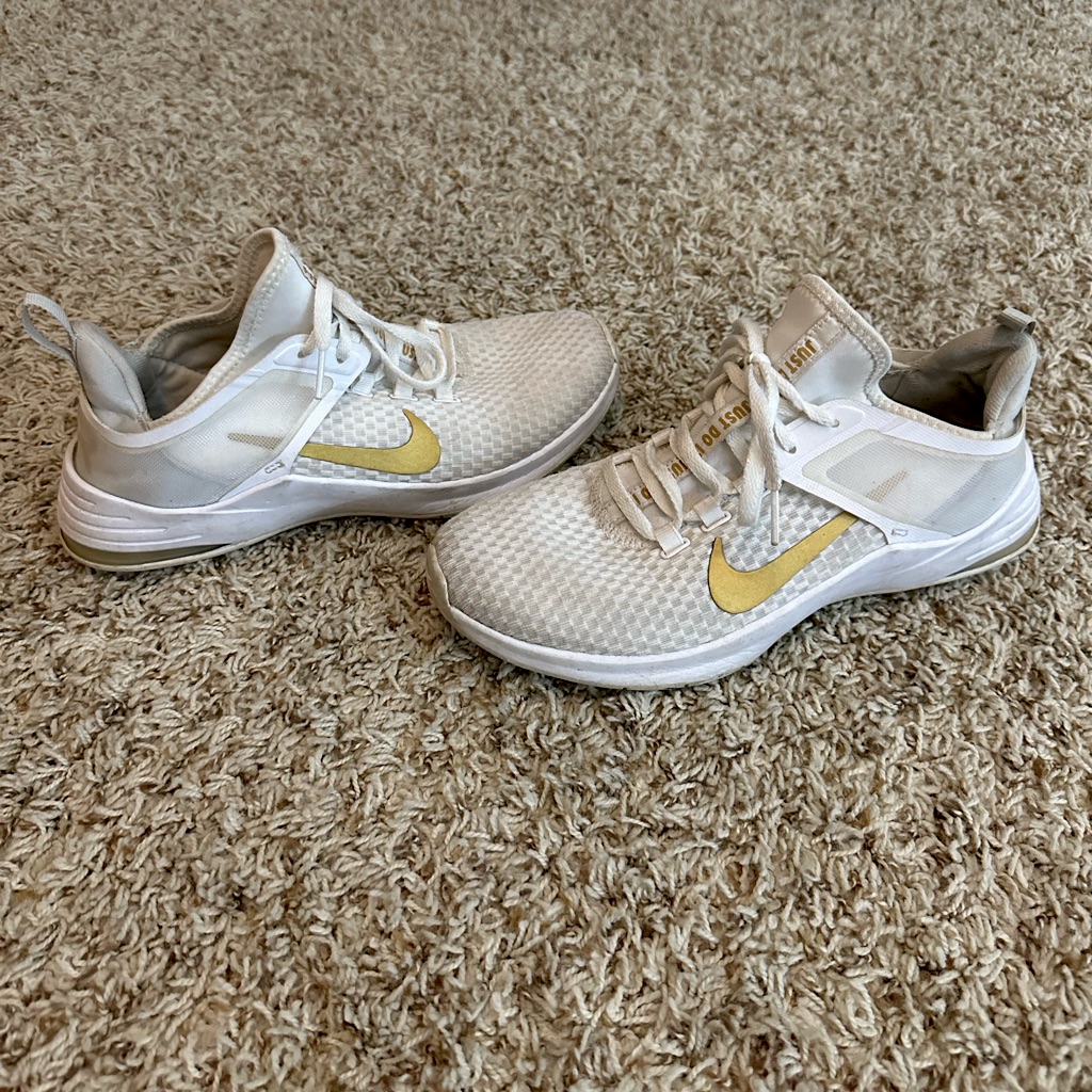 Nike Air Tennis Shoes Women’s 8